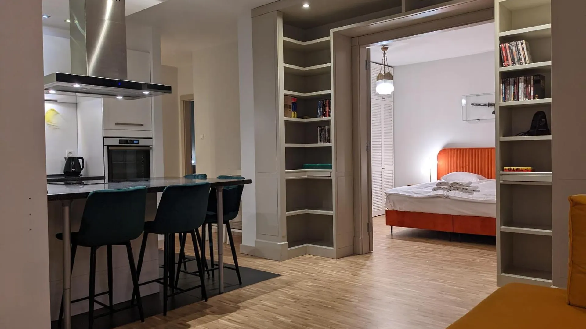 Spielberg 2 Bedroom Apartment ワルシャワ