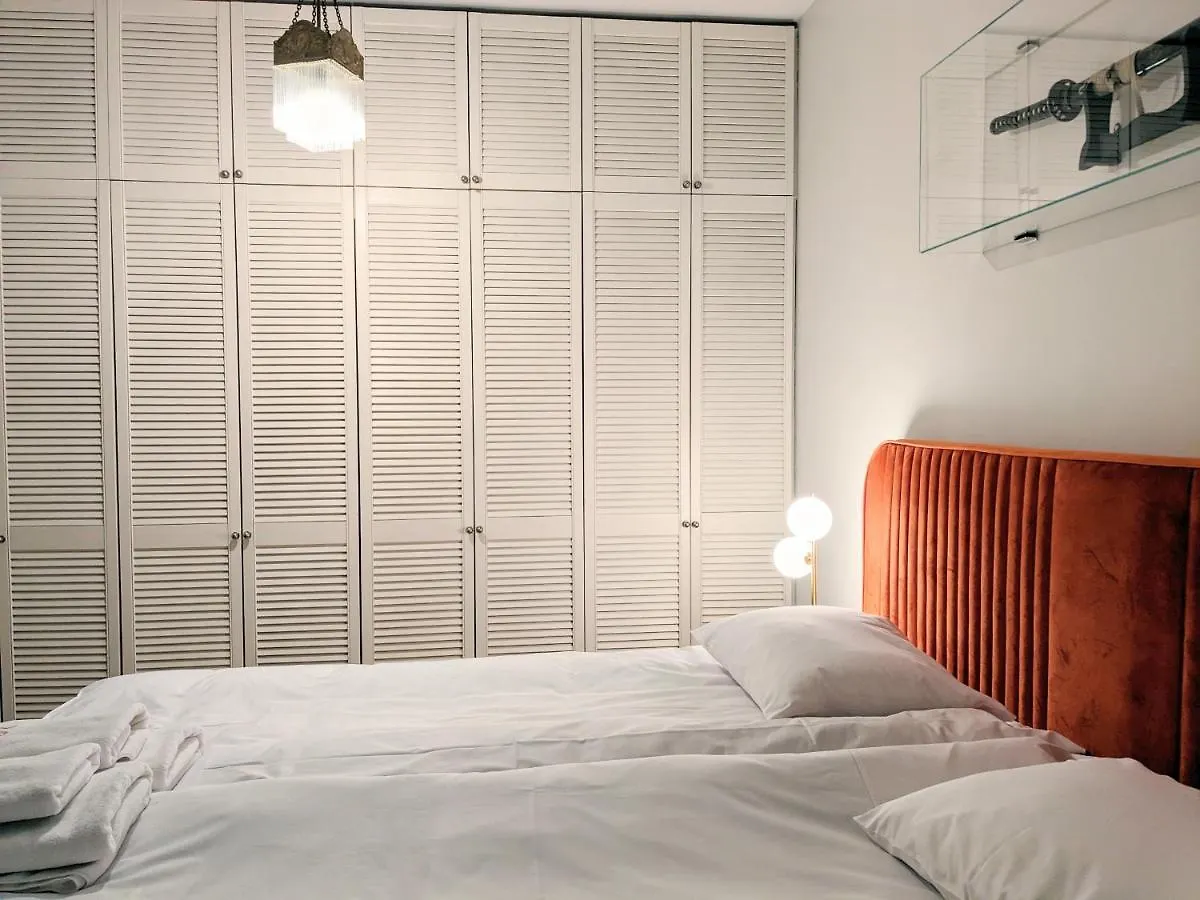 Spielberg 2 Bedroom Apartment ワルシャワ